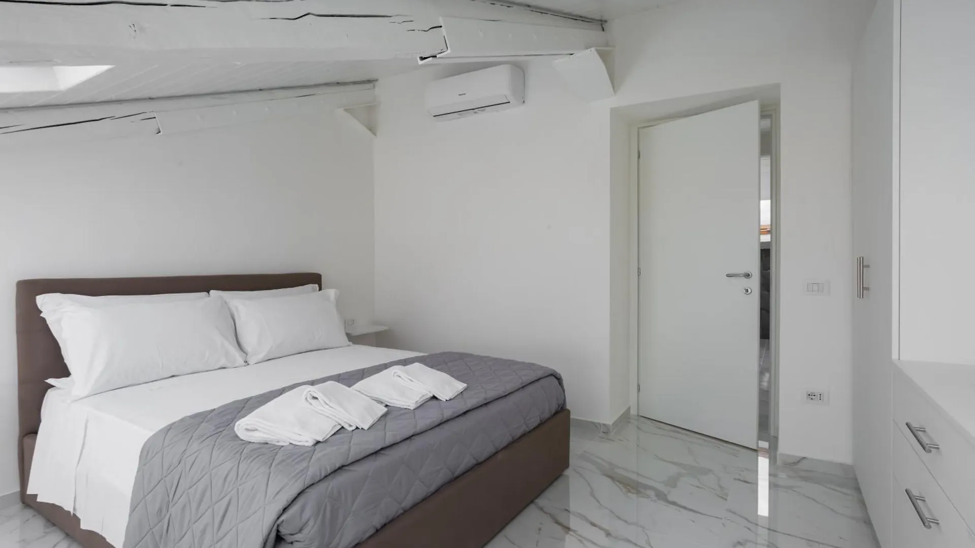Mansarde Bella Napoli Apartment