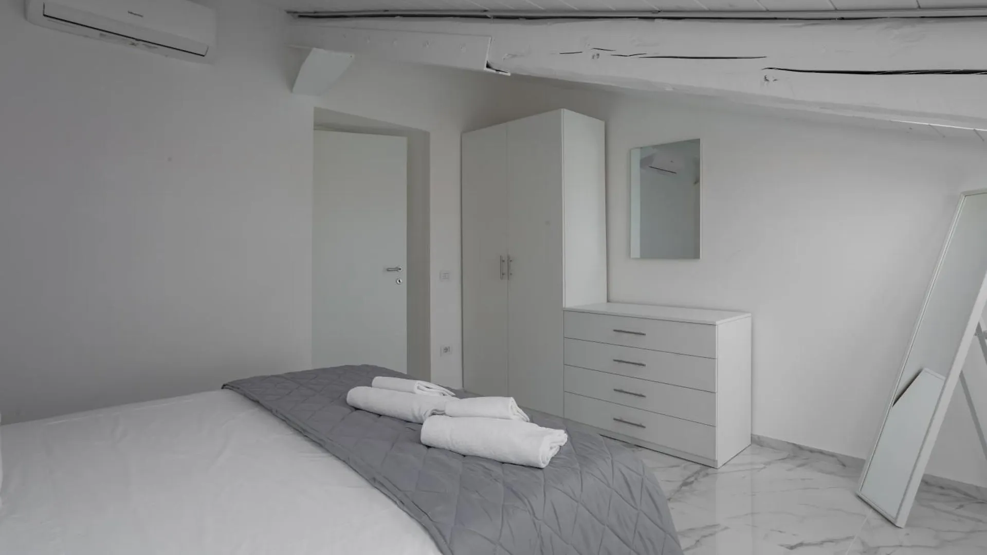 Mansarde Bella Napoli Apartment