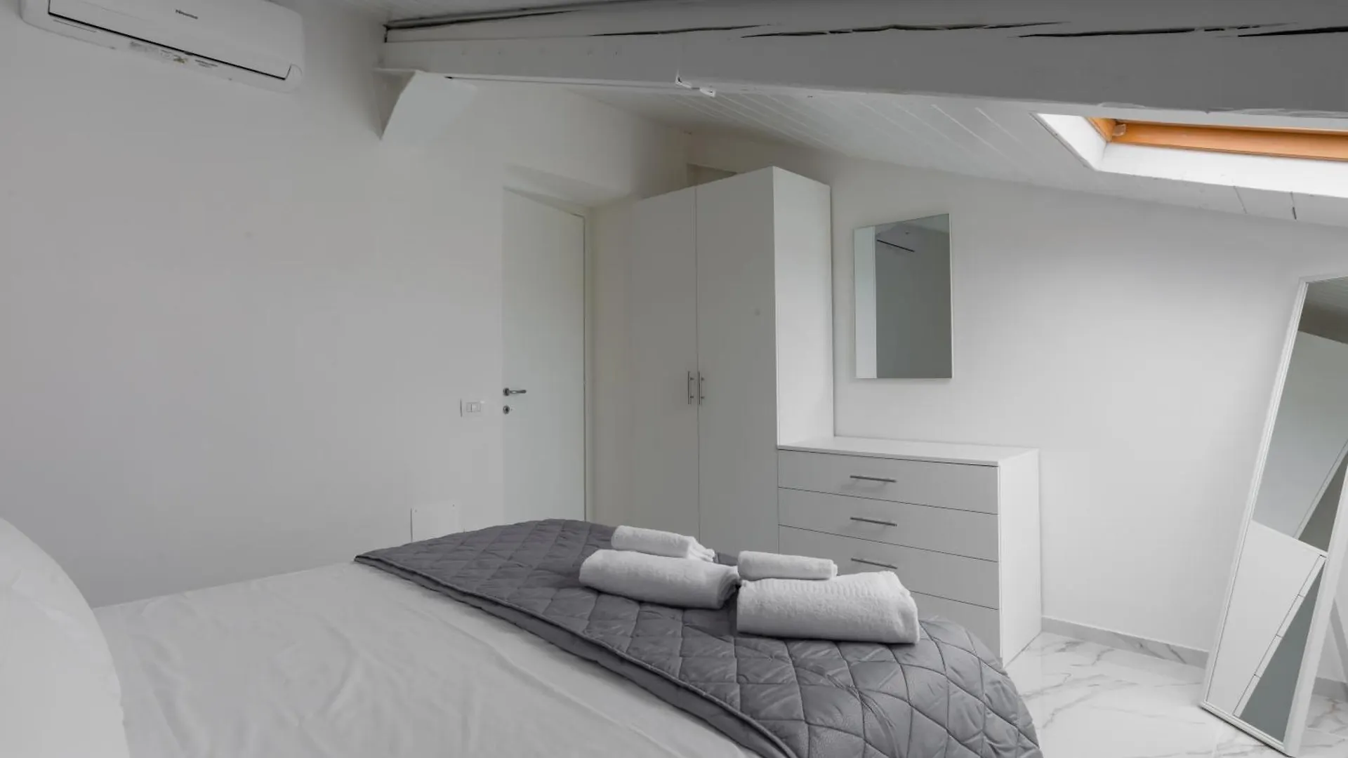 Mansarde Bella Napoli Apartment