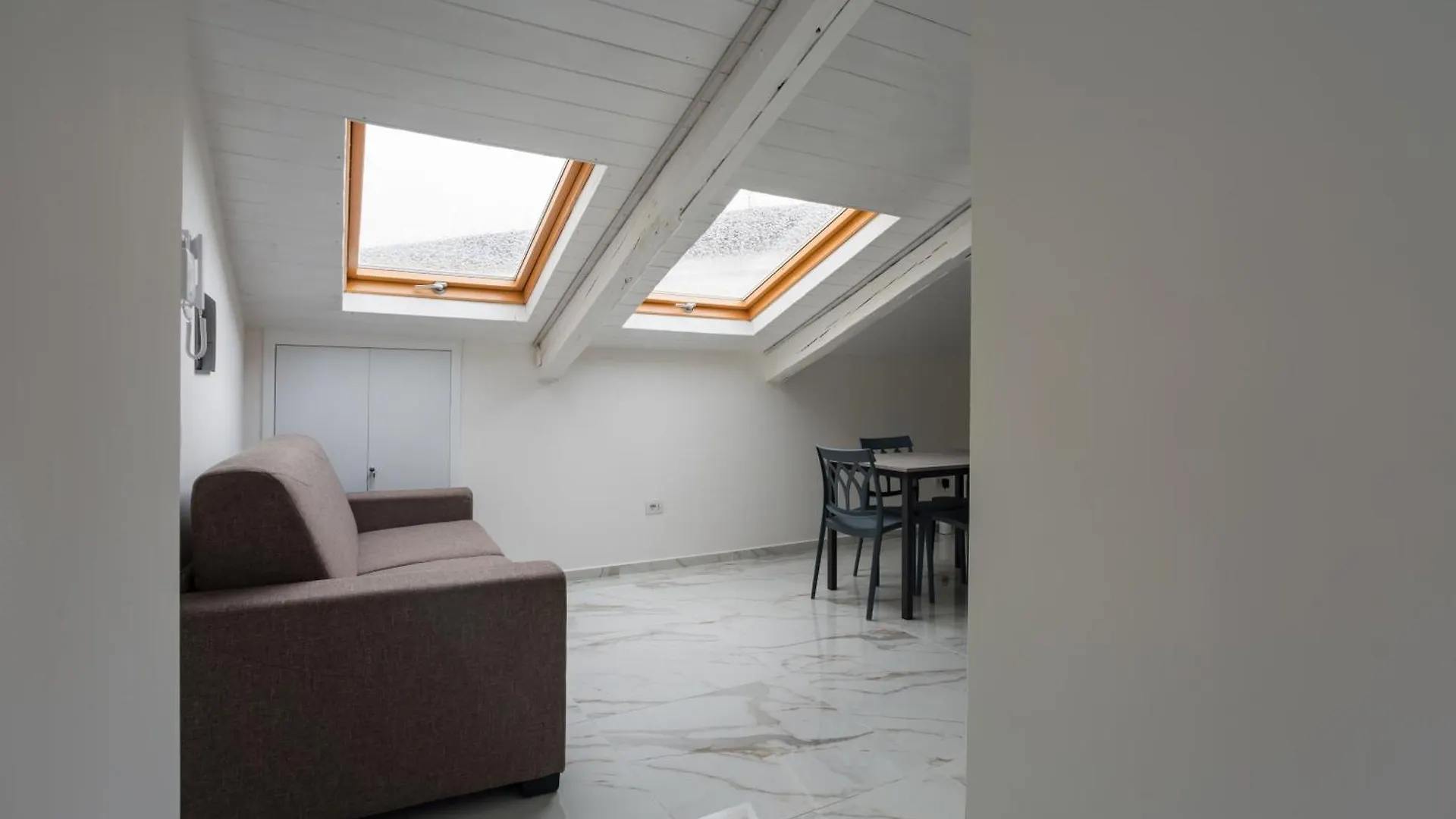 Mansarde Bella Napoli Apartment